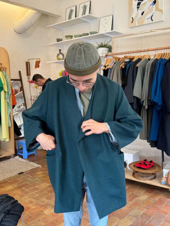  카렘 코트 Kaarem Keiki 오버랩 포켓  터콰이즈 - KAAREM