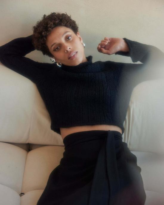  보즈 스웨터 골지 크롭 - VOZ