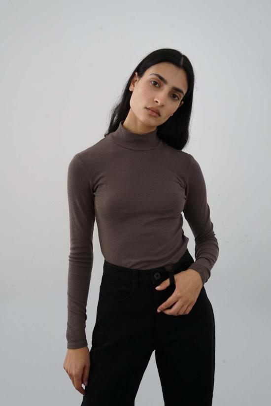  왈츠 터틀넥 모크넥 탑 월넛