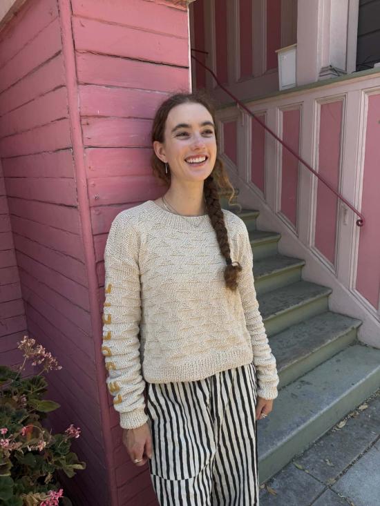  해피 프렌치 갱 스웨터 르 솔레이 브릴 핸드 니트 & 크로셰 아플리케  화이트