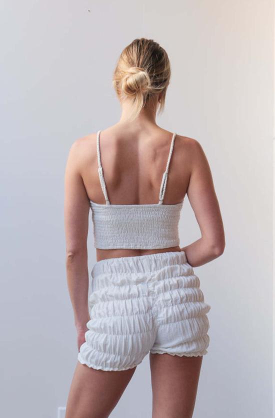  앳 던 브라 새벽에. 긴 탑 - AT DAWN.