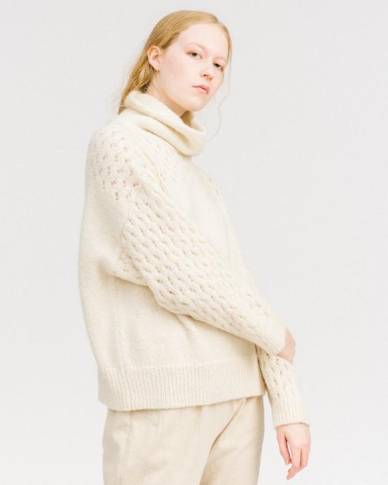  울 하이드 터틀넥 레이스 슬리브  화이트 - WOL HIDE