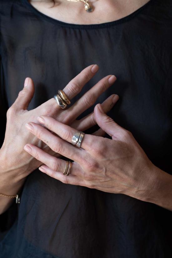  시리 한스도터 반지 투 리버스 와이드 밴드 링 - SIRI HANSDOTTER