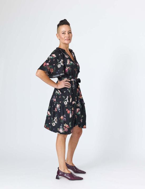  린제이 니콜라스 뉴욕 숏 원피스 린지 니콜라스 뉴욕 사라 미니 드레스 블랙 - LINDSAY NICHOLAS NEW YORK