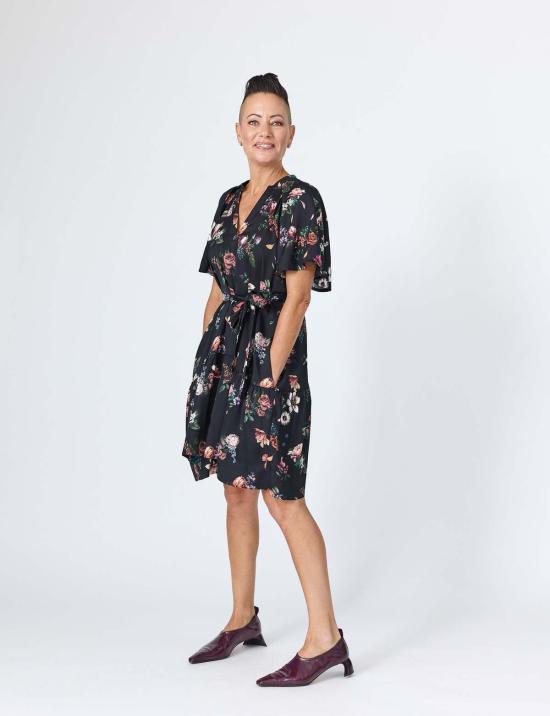  린제이 니콜라스 뉴욕 숏 원피스 린지 니콜라스 뉴욕 사라 미니 드레스 블랙 - LINDSAY NICHOLAS NEW YORK