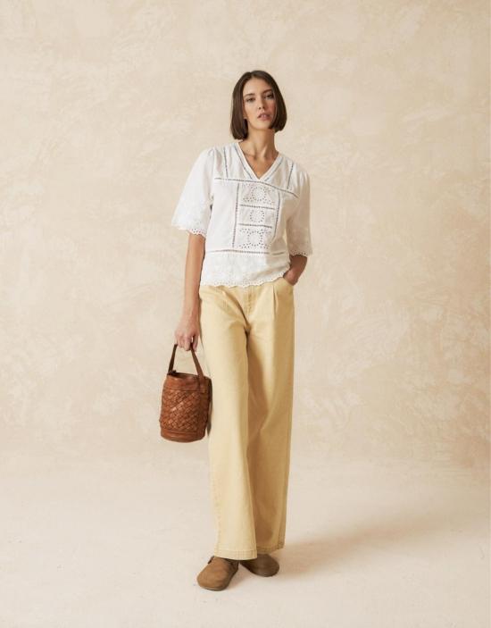  Indi & Cold 블라우스 인디 & 콜드 플로럴 자수 탑