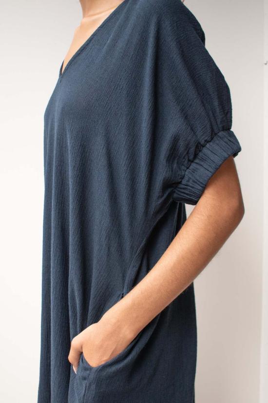  앳 던 롱 원피스 새벽에. V넥 편안한 롱 드레스 - AT DAWN.