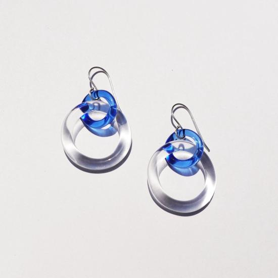  JANE D'ARENSBOURG 이어링 제인 다렌스버그 스몰 클리어 앤 코발트 후프 실버 - OTHER BRANDS