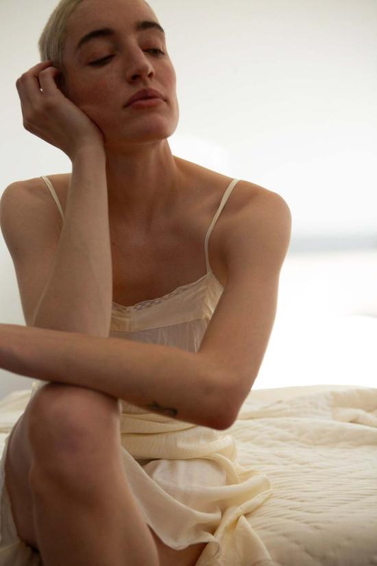  Erica Tanov 라운지 웨어 에리카 타노프 롤라 실크 슬립 드레스 아이보리 - OTHER BRANDS