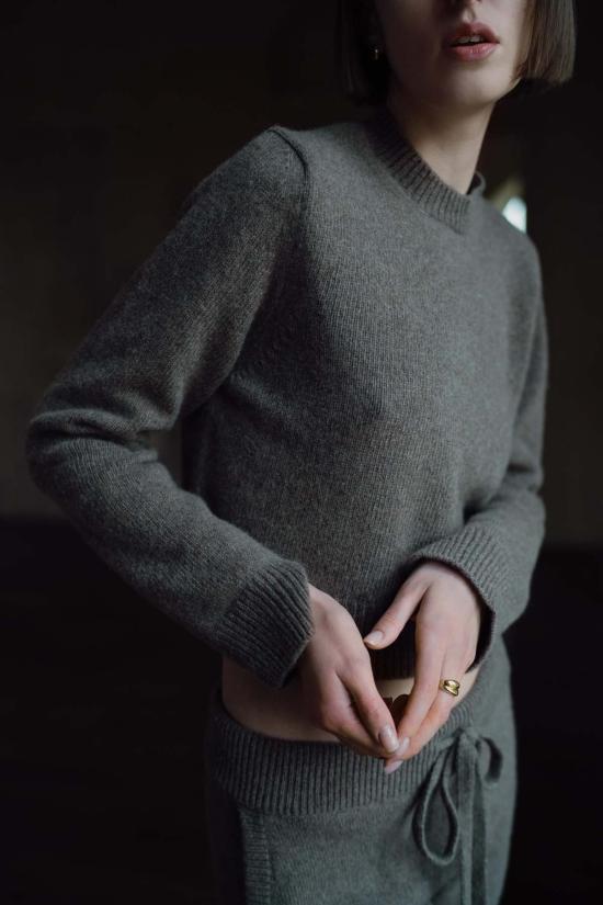  산티클레르 스웨터 산티클러 조이 크롭 캐시미어 풀오버 체스트넛 - SANTICLER