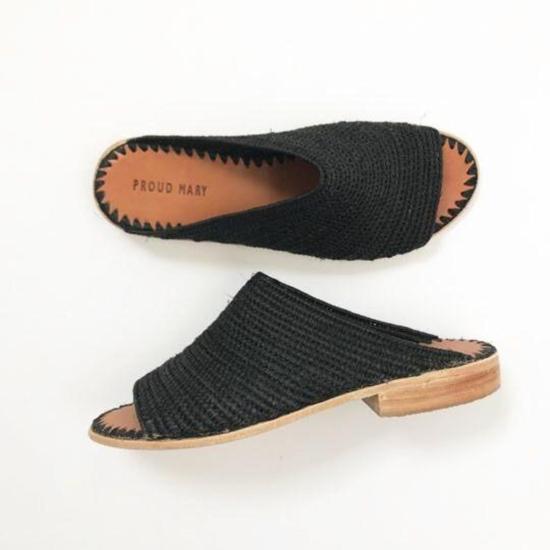  프라우드 메리 풋웨어 뮬/슬리퍼 오픈토 라피아 슬라이드 블랙 - PROUD MARY FOOTWEAR