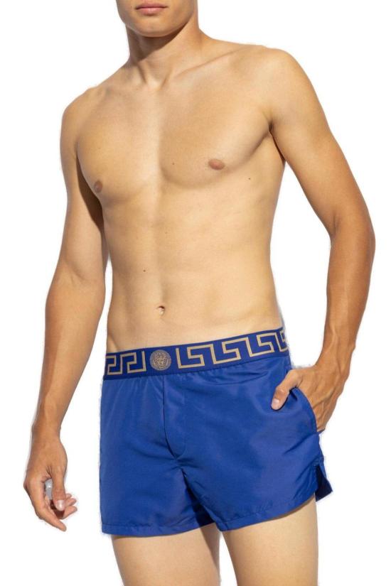  베르사체 숏팬츠 그레카 보더 엘라스틱 허리밴드 수영 반바지 블루엣골드 - VERSACE
