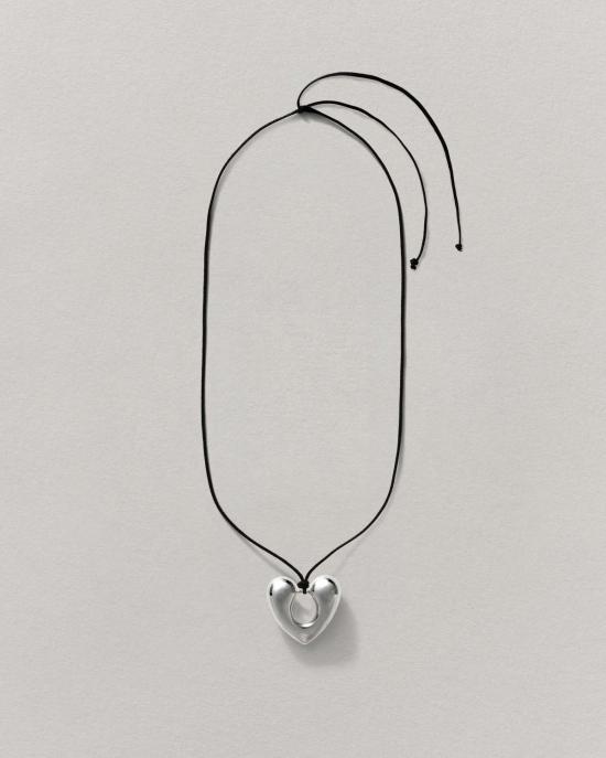  아니카 이네즈 목걸이/팬던트 스몰 오픈 하트 펜던트