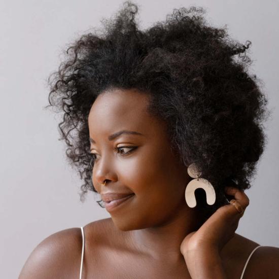  마디디 컬렉티브 이어링 Maadili 집단 아치 귀걸이 - MAADILI COLLECTIVE