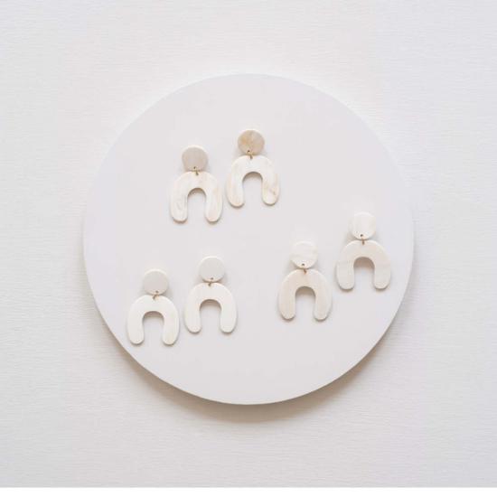  마디디 컬렉티브 이어링 Maadili 집단 아치 귀걸이 - MAADILI COLLECTIVE