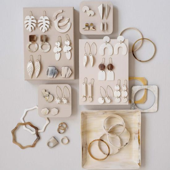  마디디 컬렉티브 이어링 Maadili 집단 아치 귀걸이 - MAADILI COLLECTIVE