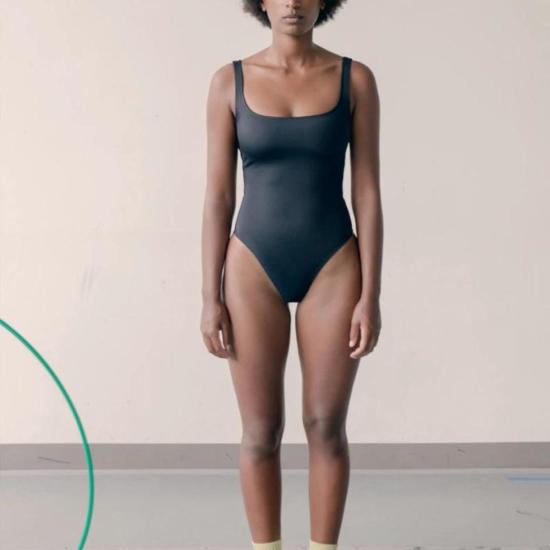  누 스윔 원피스 수영복 뉴 스윔 피스타치오 스쿱 백  블랙 - NU SWIM