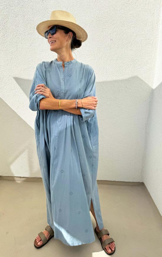  투 롱 원피스 빕 프론트 카프탄 샴브레이 블루 - TWO