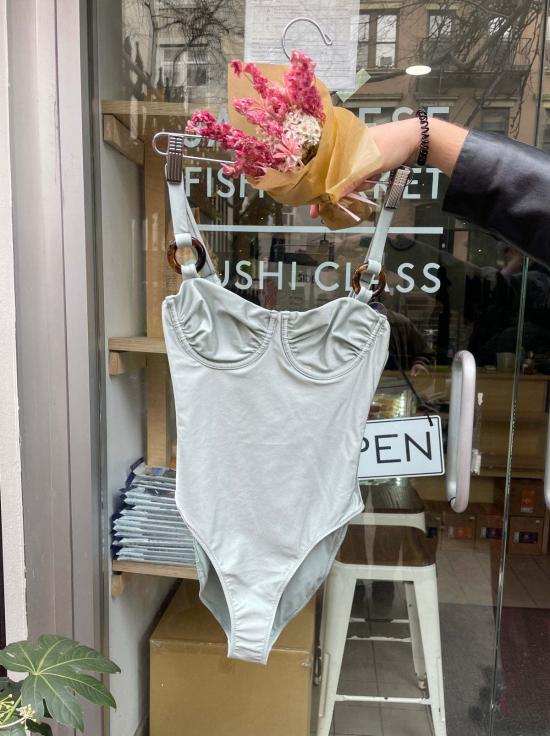  솔리드 앤 스트라이프 원피스 수영복 아드리엔 원피스 세이지