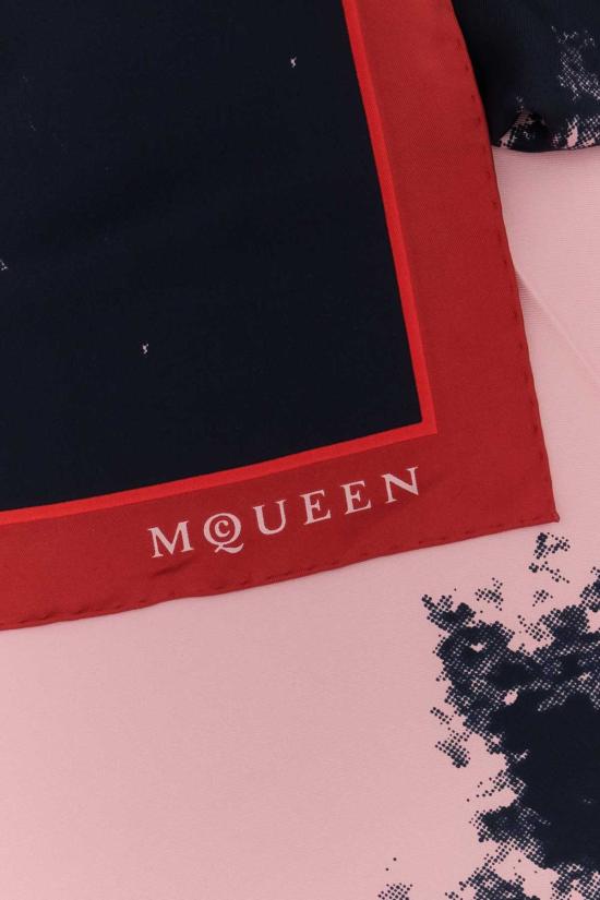  알렉산더 맥퀸 머플러/스카프 프린트 트윌 풀라드 페인터스핑크 네이비 - ALEXANDER MCQUEEN