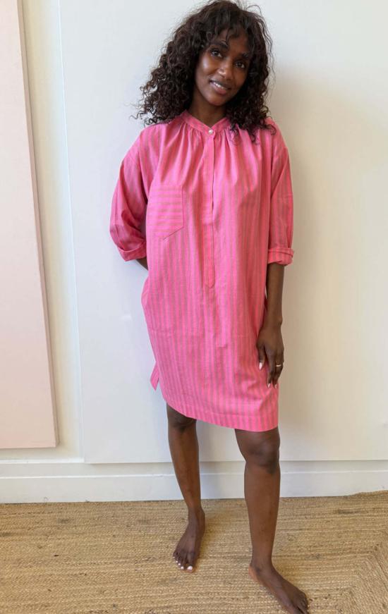  투 튜닉 밝은 핑크색 줄무늬 긴팔 버튼  (2개)