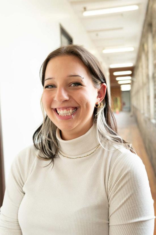  페어 아니타 이어링 선 빔즈 후프스 - FAIR ANITA