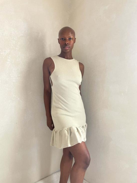  세레스 모네 숏 원피스 세레스 모나에 립 니트 드레스 크림 - CERES MONAE