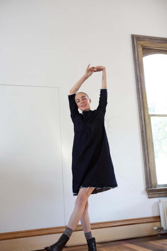  에리카 타노브 숏 원피스 에리카 타노프 시그니처 라이 드레스 데님 - ERICA TANOV