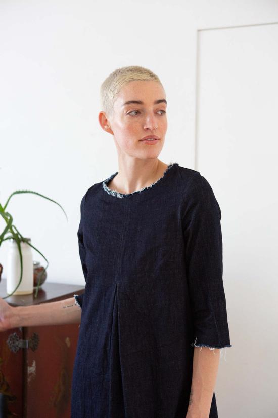  에리카 타노브 숏 원피스 에리카 타노프 시그니처 라이 드레스 데님