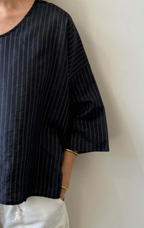  Two 반팔 티셔츠 크롭 실크 탑 블랙/실버 스트라이프 2개 - OTHER BRANDS