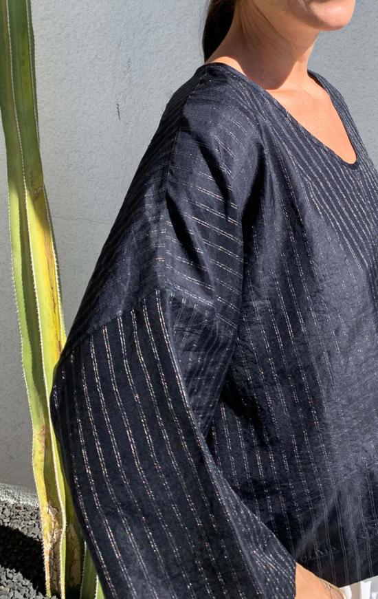  Two 반팔 티셔츠 크롭 실크 탑 블랙/실버 스트라이프 2개 - OTHER BRANDS