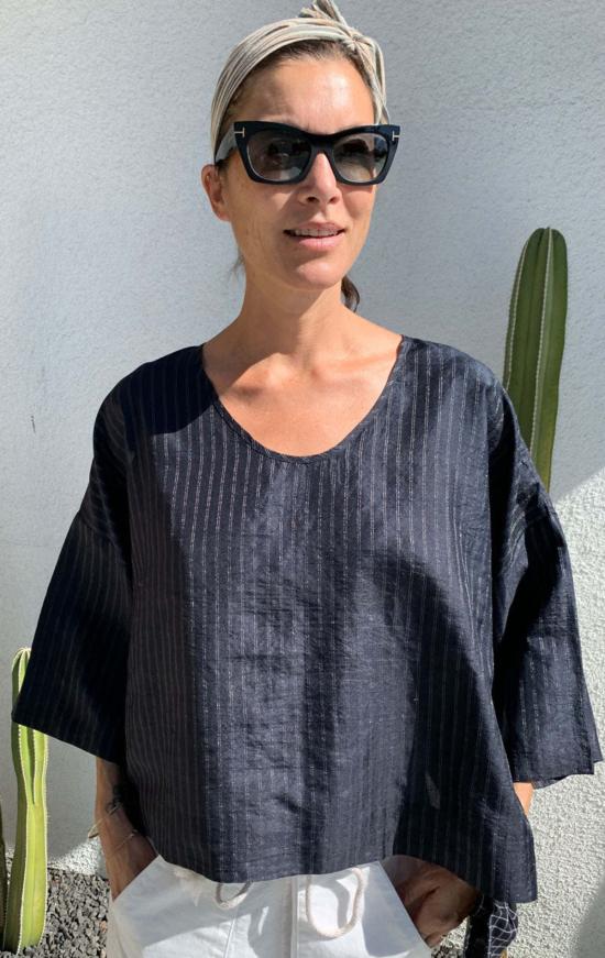  Two 반팔 티셔츠 크롭 실크 탑 블랙/실버 스트라이프 2개 - OTHER BRANDS