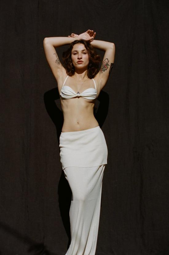  마레 퍼페투아 롱 스커트 마레 페르페투아 위스퍼 맥시 스커트 화이트