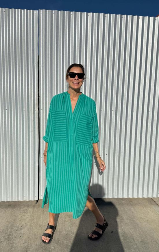  투 롱 원피스 포켓 카프탄 에메랄드 스트라이프 - TWO