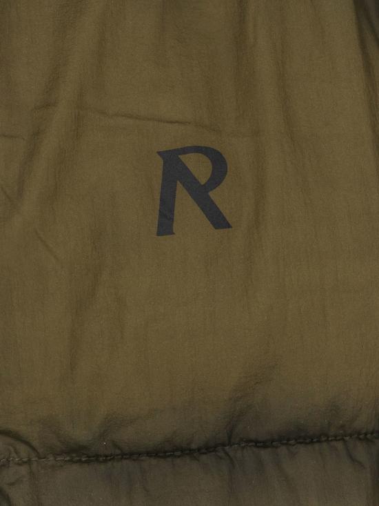  리프레젠트 패딩 및 퀼팅 다운 재킷 다크 올리브 - REPRESENT