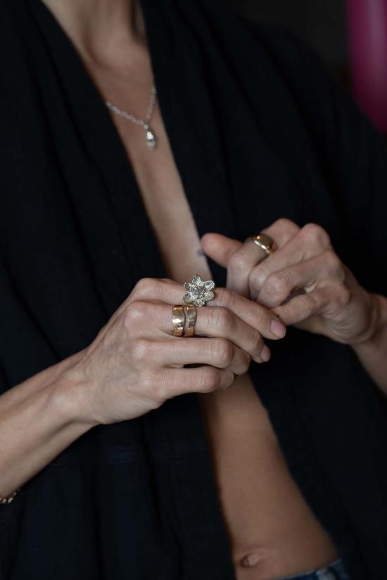  시리 한스도터 반지 로라 자이언트 플라워 시그넷 링 - SIRI HANSDOTTER