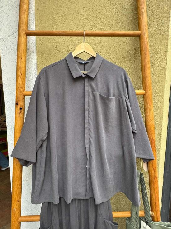  KAAREM 셔츠 카렘 소트 3/4 소매 버튼업 포켓 셔츠 (남녀공용) 차콜 색상 - KAAREM