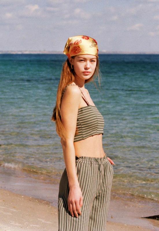  메릿 찰스 민소매 티셔츠 이사자 탑