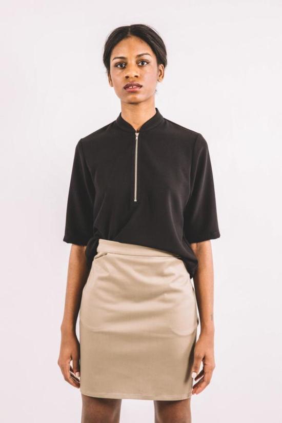  In God We Trust 블라우스 우리는 하나님을 믿는다 퍼시 탑 블랙