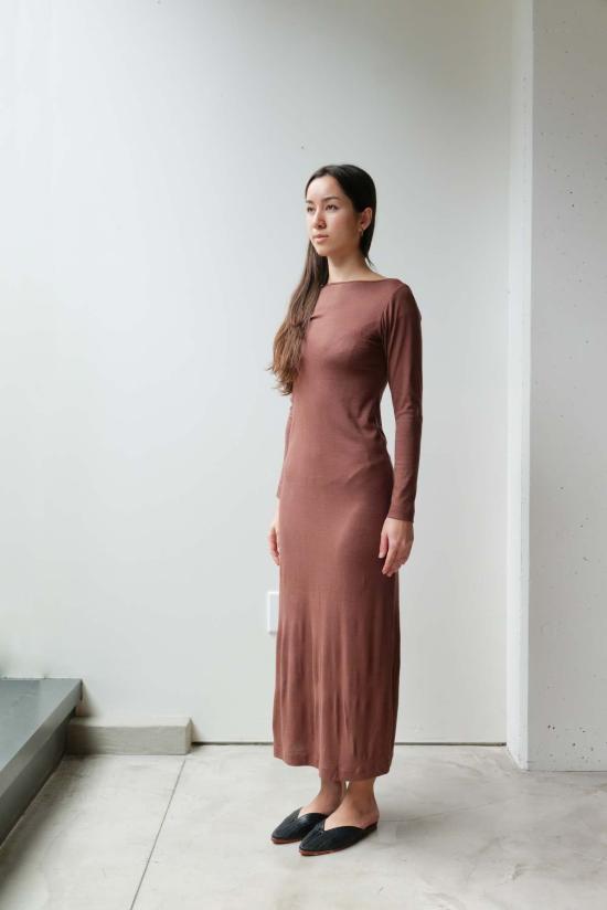  앳 던 롱 원피스 새벽에. 실크 긴팔 드레스 - AT DAWN.