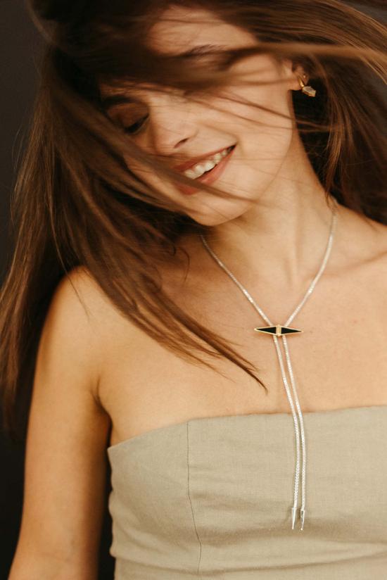  시에라 윈터 주얼리 목걸이/팬던트 무법자 볼로 목걸이