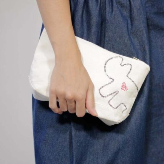  Cats with a Heart 클러치/파우치 Cats With A Heart Regina 파우치 블랙/오프 화이트