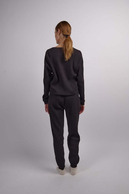  베이스레인지 스웨터 베이직 스웨트셔츠 블랙 - BASERANGE