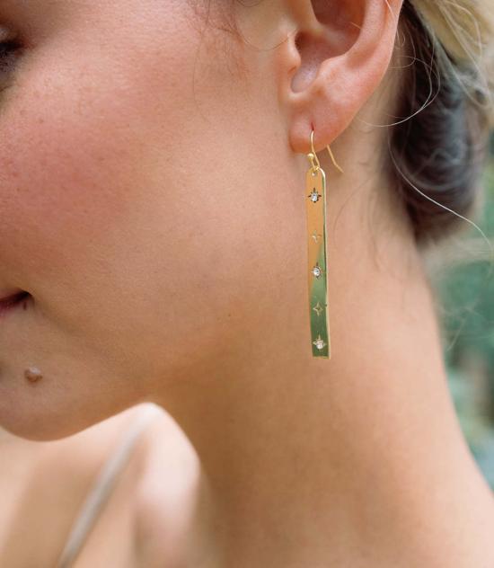  마트르 부미 이어링 Matr Boomie Sitara Starry Long Linear Studded Earrings Gold - MATR BOOMIE