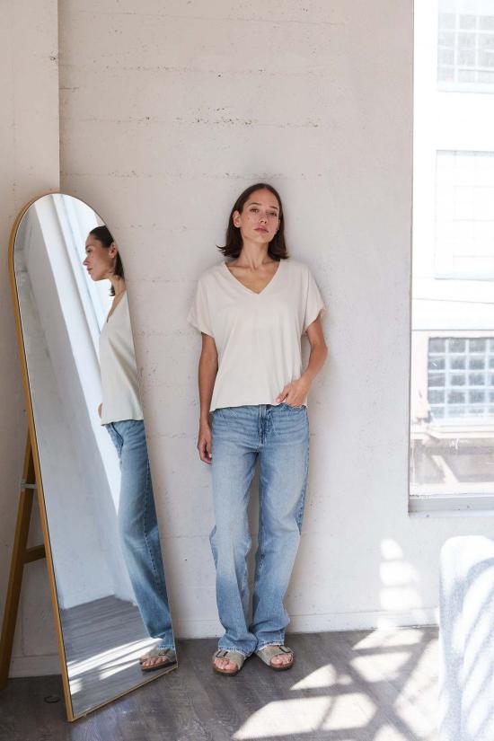  It Is Well L.A. 반팔 티셔츠 잇이즈웰 L.A. 오가닉 코튼 브이넥 박시 티셔츠