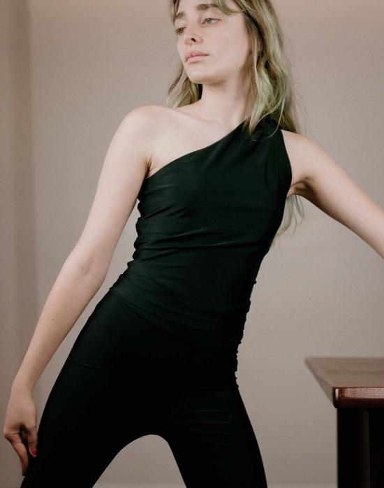  hauslabel 민소매 티셔츠 하우스라벨 원숄더 비대칭 탑 카멜 - HAUSLABEL