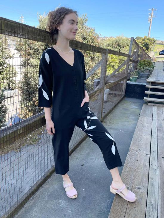  해피 프렌치 갱 점프수트 핸드페인팅  블랙 - HAPPY FRENCH GANG