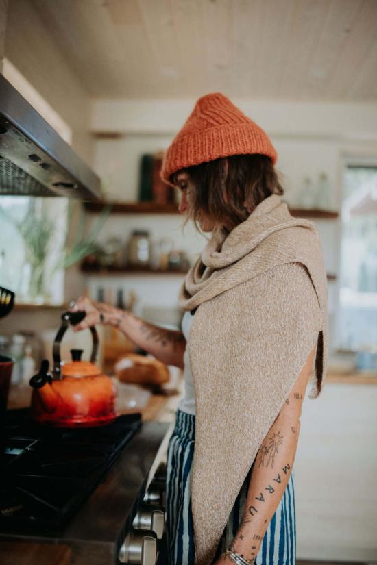  해피 프렌치 갱 머플러/스카프 염색하지 않은 알파카 수제 직조 로레트 숄 카멜 - HAPPY FRENCH GANG