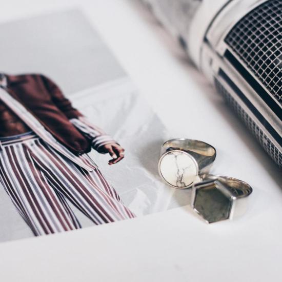  타린 토마스 반지 에버렛 링 화이트 하울라이트 - TARIN THOMAS