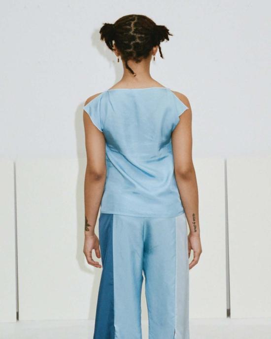  베이스레인지 블라우스 레이 실크 탑 블루 콤보 - BASERANGE